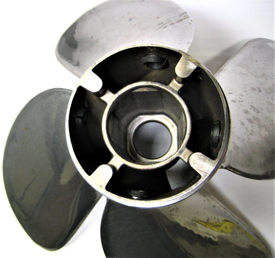Hélice Bateau Mercury Revolution 4 - LH 14,6 X 15P - Inox - Réf. 48-8M0151314