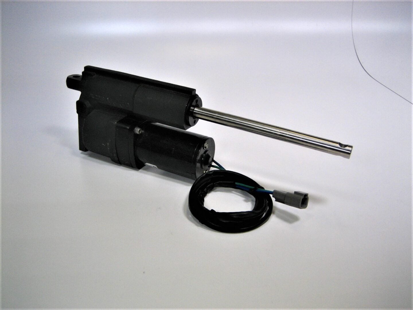 parker-compact-electro-hydraulic-actuator_eh_11222022-1-