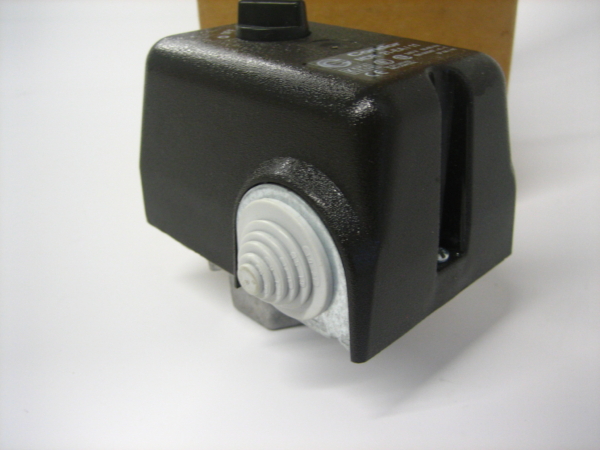 jun-air-5033000-–-pressure-switch-mdr21-11-with-unloader-condor-new-max-12262022-5-