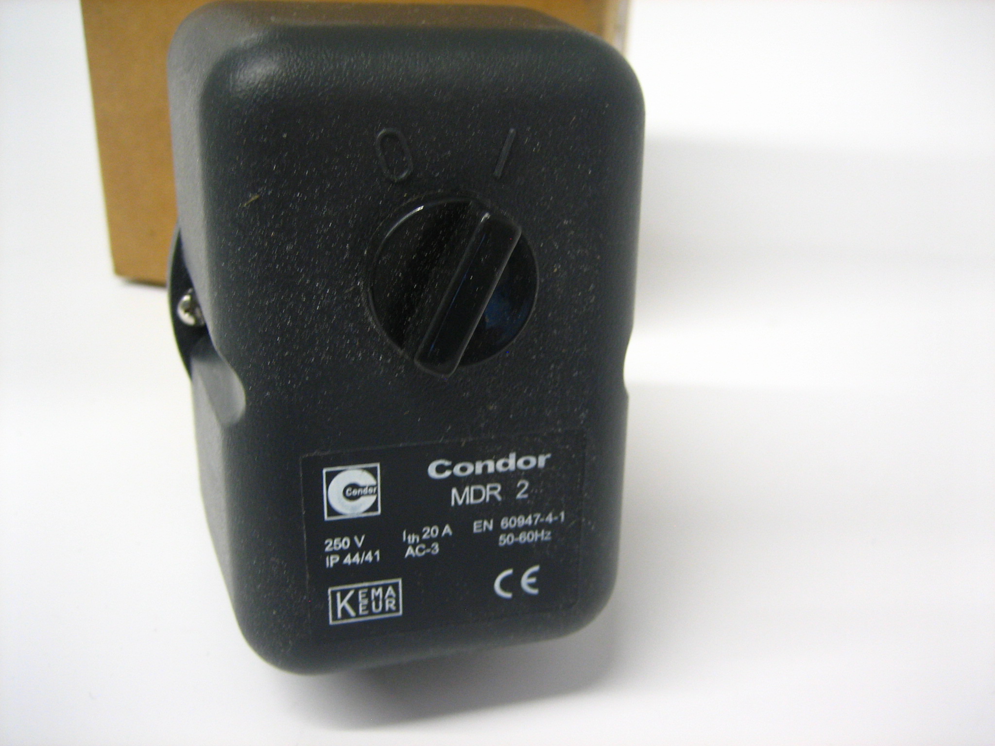jun-air-5035000-–-pressure-switch-with-unloader-condor-new-max-12262022-2-
