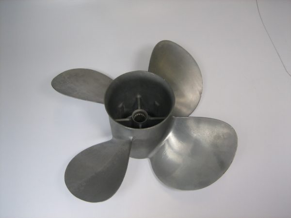 mercury-marine-zeus-pod-drive-prop-right-rear-4-blade-8m8023970-slight-edge-wear-max-03032023-1-