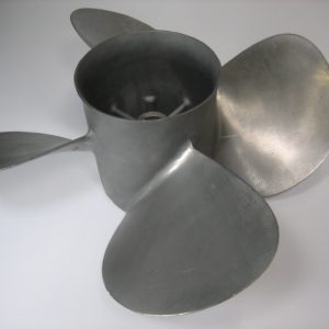 mercury-marine-zeus-pod-drive-prop-right-rear-4-blade-8m8023970-slight-edge-wear-max-03032023-5-