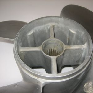 mercury-marine-zeus-pod-drive-prop-right-rear-4-blade-8m8023970-slight-edge-wear-max-03032023-8-