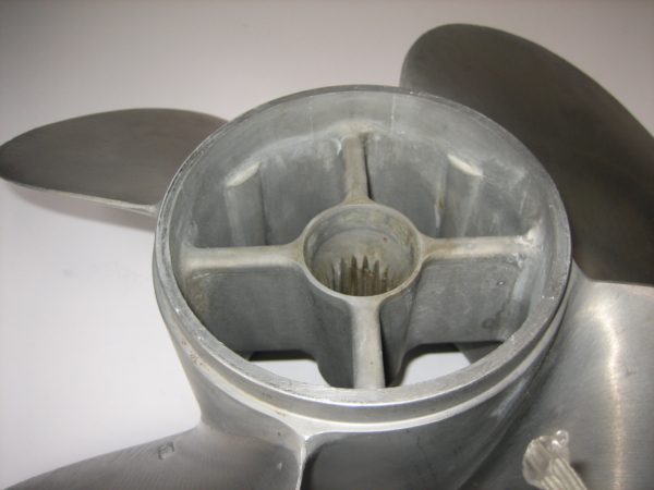 mercury-marine-zeus-pod-drive-prop-right-rear-4-blade-8m8023970-slight-edge-wear-max-03032023-8-
