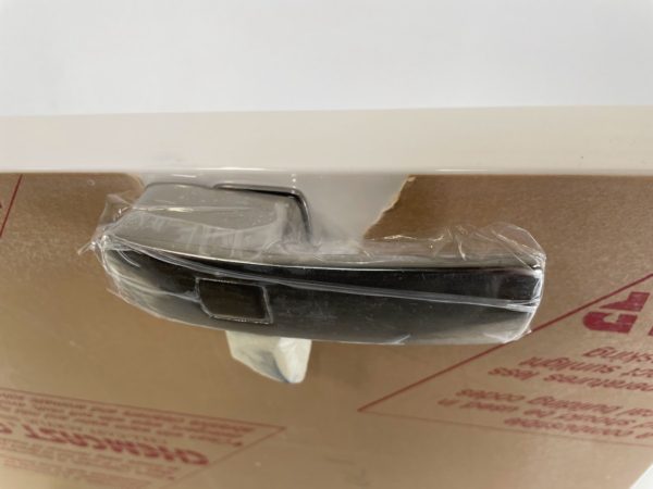 bostonwhaler_door_sc_8.25