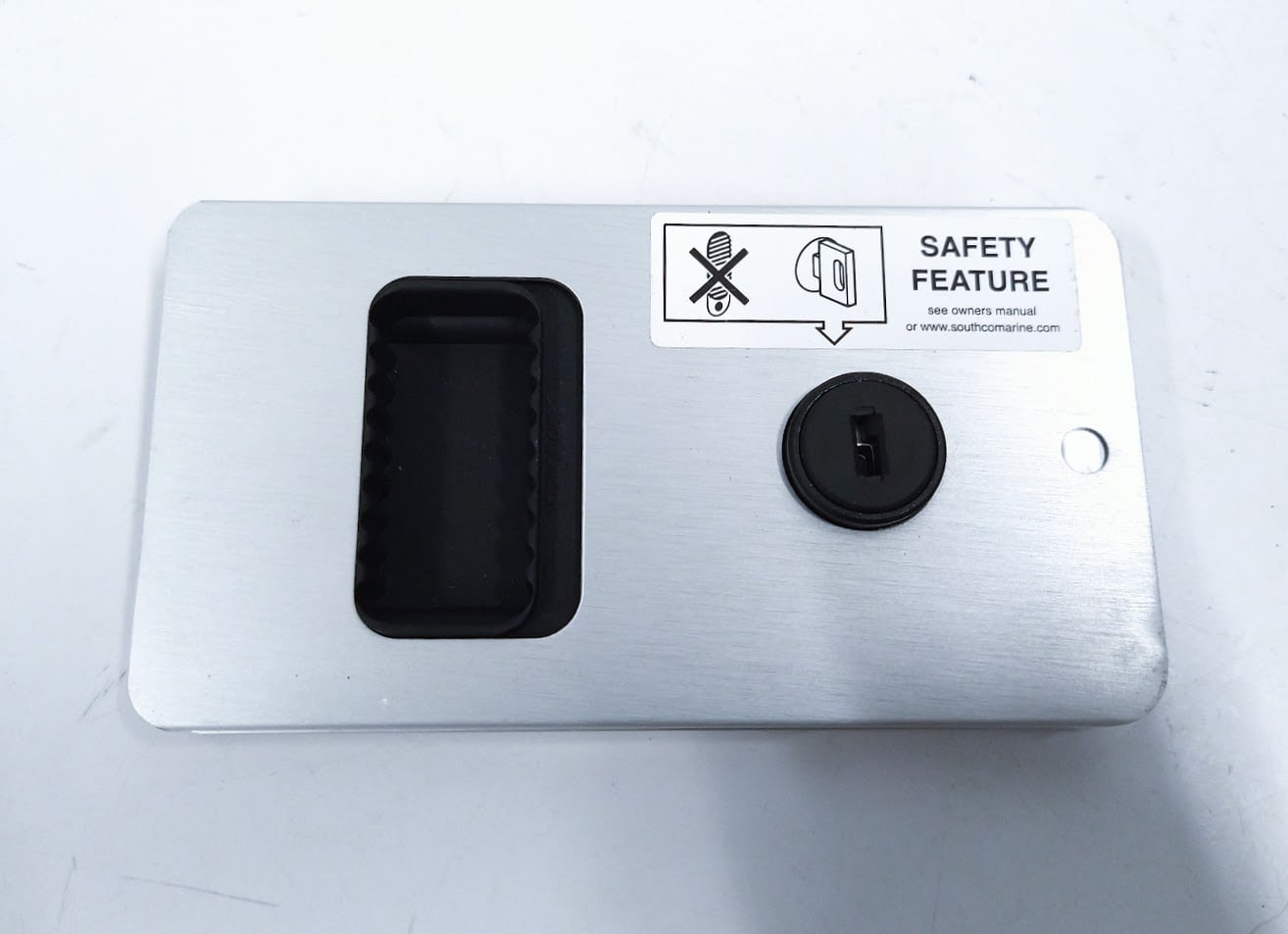 southco-cabin-sliding-door-lock-5-625-x-2-875-felix-ommo33069-20240212-163127-305139