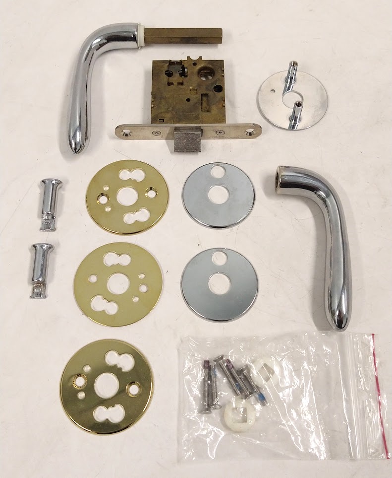 Mobella Mccoy 9377 Cabin / Entry Door Handle & Latch Set Max