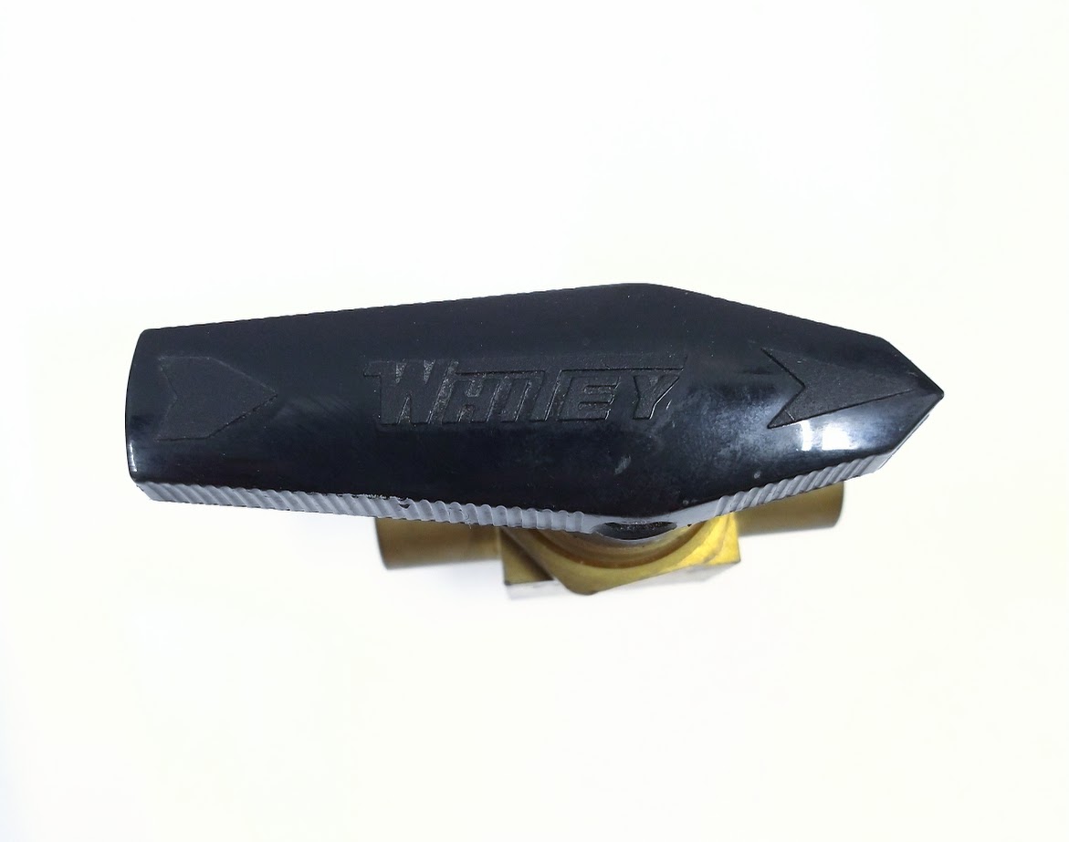 NEW- Whitey B-44XF4 , Manual Brass 3-Way Ball Valve 1/4 Inch NPT