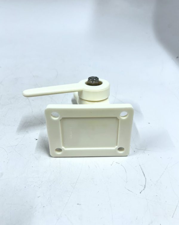 west-marine-1986645-dual-axis-ratchet-mount-nylon-white-brandon-y-20240222-164722-607745
