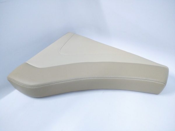 scout-420-lxf-bow-starboard-aft-bottom-tan-cushion-felix-ommo33069-20240326-092527-163963