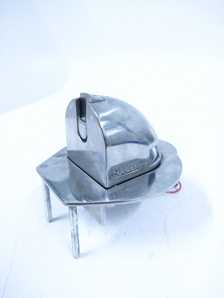 accon-marine-amn-210-m-s-stud-mount-led-bow-light-no-visible-screw-holes-felix-ommo33069-20240416-101416-458770