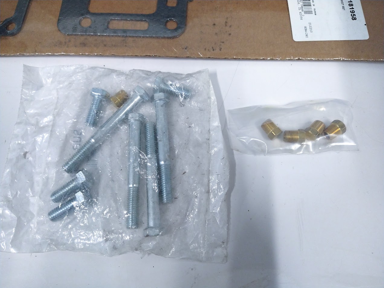 new-sierra-marine-18-1962-1-exhaust-manifold-with-gasket-and-bolts-felix-ommo33069-20240424-132706-274004
