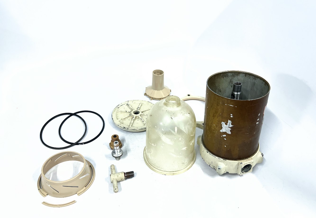 racor-900fg-fuel-filter-water-separator-broken-piece-brandon-y-20240422-122340-709927