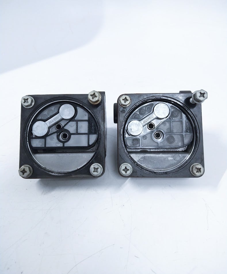 suzuki-48502-90j13-pump-assembly-df-115hp-set-of-2-felix-ommo33069-20240417-122431-378235