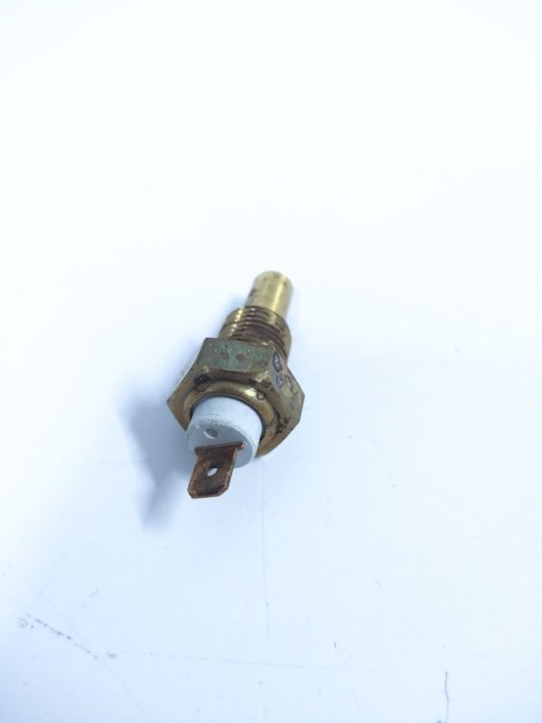 thumbnail interactive-video image 1 of 323-420 - VDO Temperature Sender 250F - Veratron Gauges 1 of 11