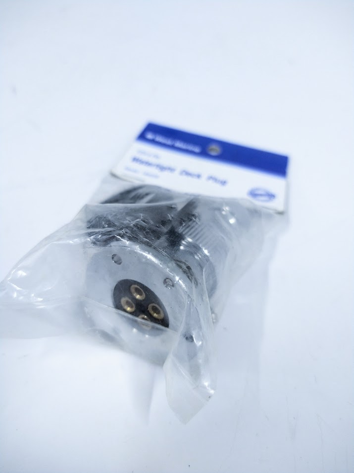 west-marine-184226-water-tight-four-pin-electrical-deck-plug-connector-felix-ommo33069-20240424-115755-145864