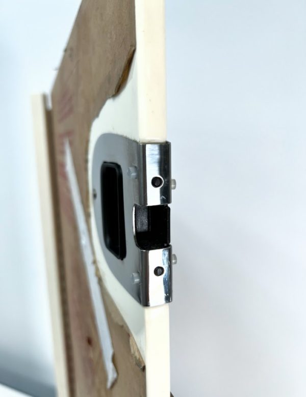 scout-215-dorado-walkthrough-console-mounted-door-with-door-stop-mounts-brandon-y-20240502-160502-287340