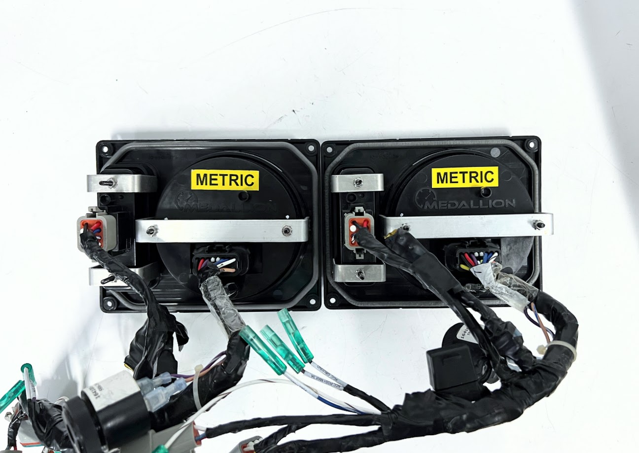 yanmar-164100-30101-port-starboard-yanmar-gauges-with-control-switch-brandon-y-20240530-154522-852580