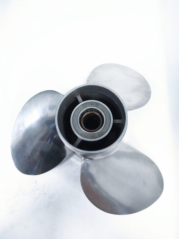 evinrude-johnson-3-x-13-7-8-x-17-propeller-777029-lh-minor-chip-felix-ommo33069-20240619-095659-916203