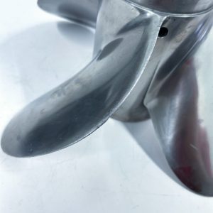 johnson-evinrude-4-x-13-1-4-x-25pp-propeller-431718-rh-minor-dents-felix-ommo33069-20240618-164114-410144