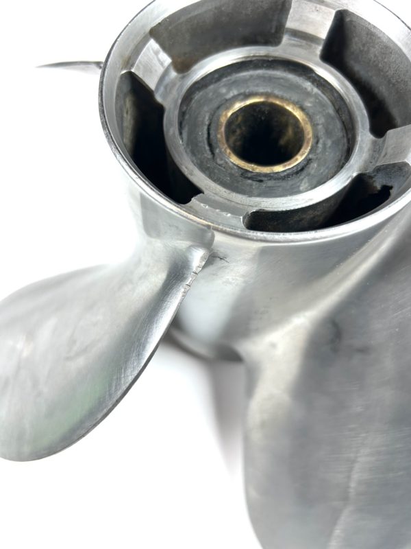 johnson-evinrude-omc-4-x-13-1-2-x-25-renegade-propeller-rh-minor-dents-felix-ommo33069-20240727-074948-425460