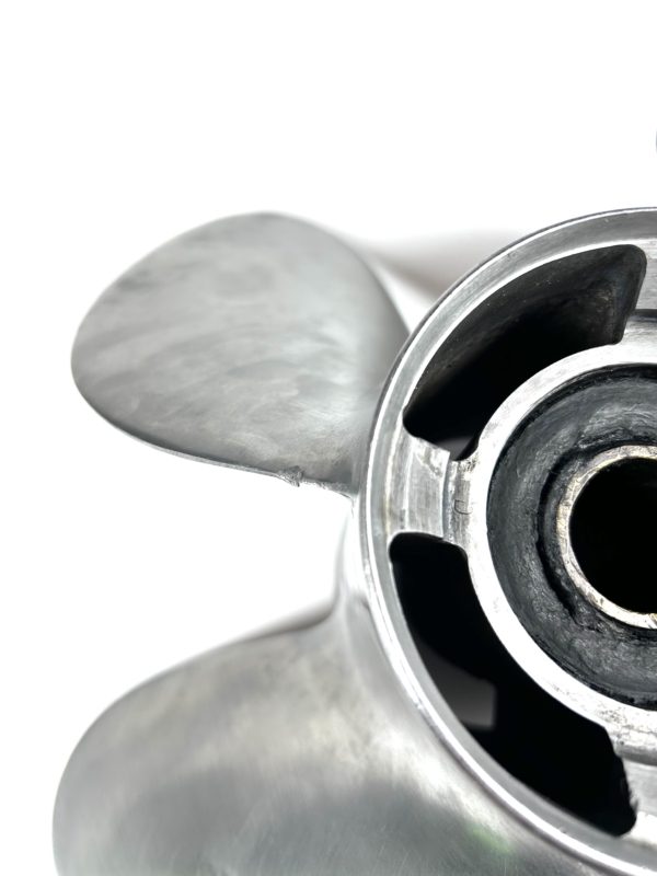 johnson-evinrude-omc-4-x-13-1-2-x-25-renegade-propeller-rh-minor-dents-felix-ommo33069-20240727-074958-996744