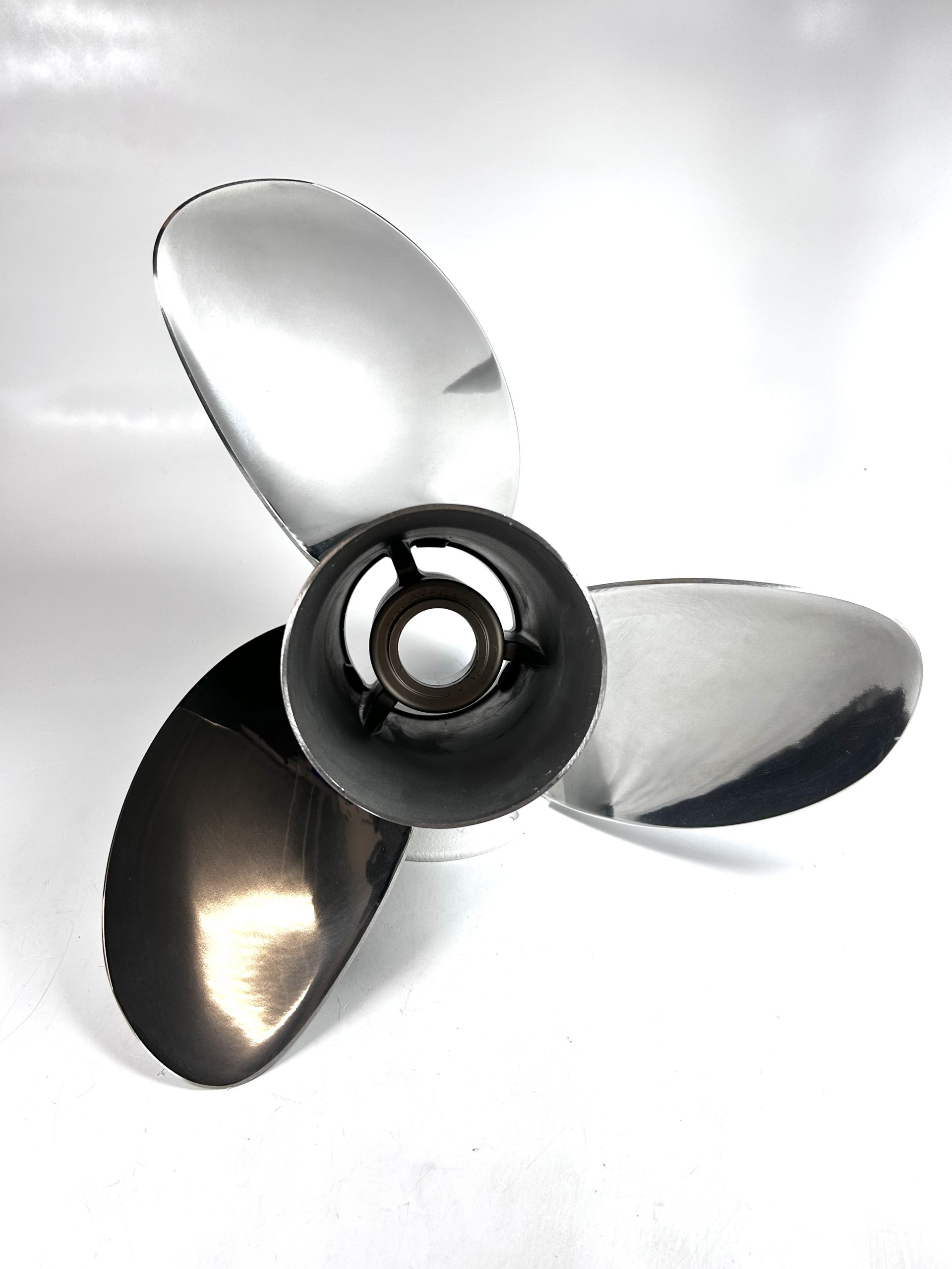 NEW- Mercury 3 x 16 x 18, Enertia Eco Propeller, 48-8M0151253 - RH