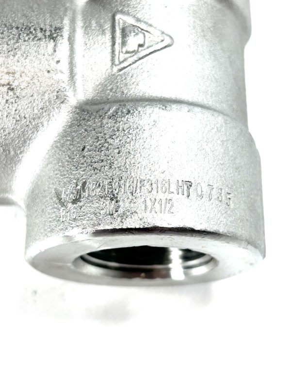 smith-cooper-a-sa182f316-forged-pipe-t-fitting-1-1-2-npt-threaded-felix-ommo33069-20240812-093053-798314