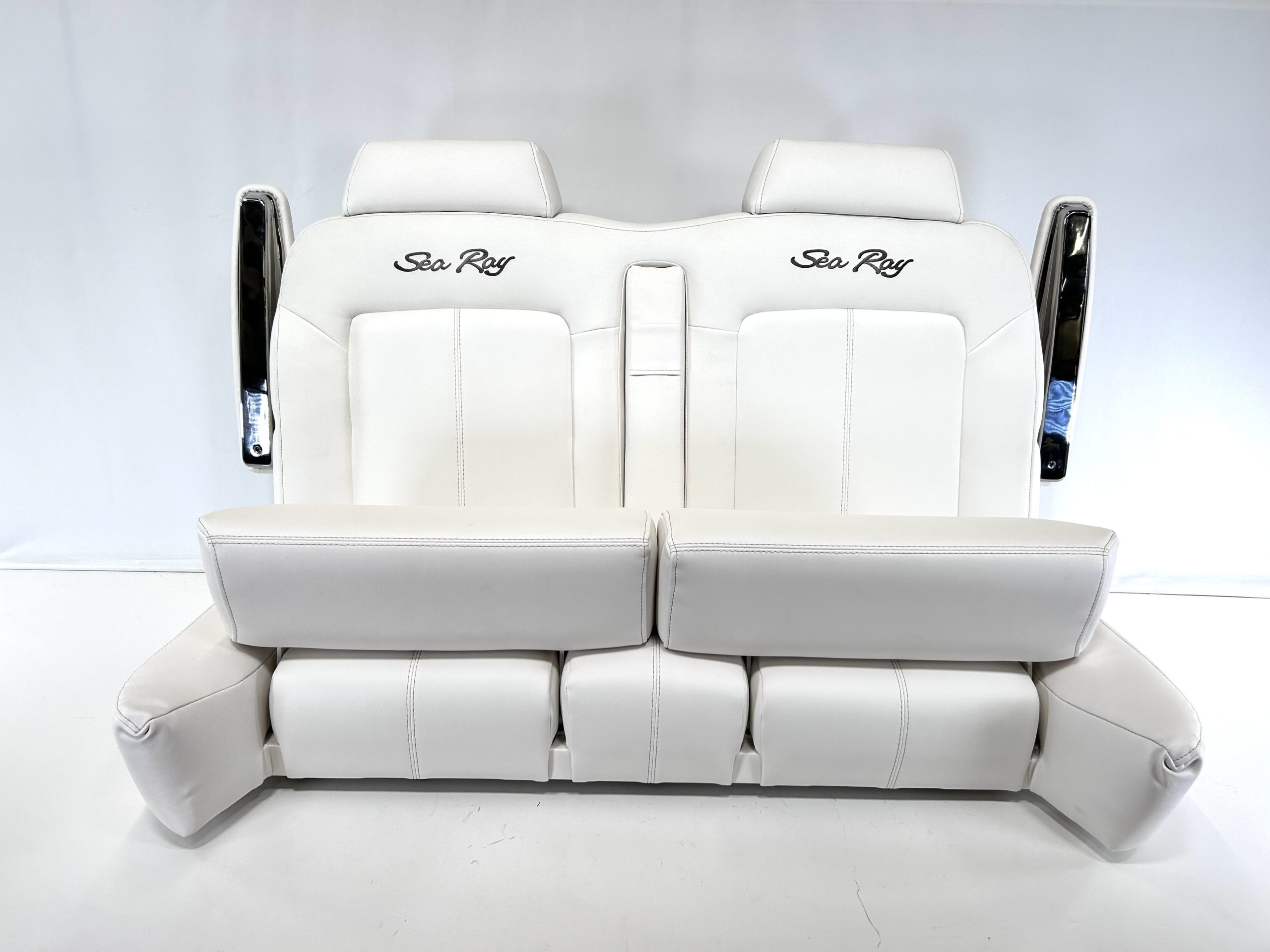 sea-ray-410-sun-dancer-boat-cockpit-helm-seat-felix-ommo33069-20240930-122214-891948