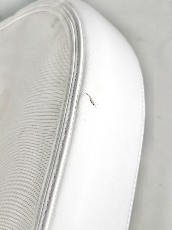 invincible-boats-white-cushion-hardbacking-40in-x-22in-puncture-oem-brandon-y-20241028-132245-646803