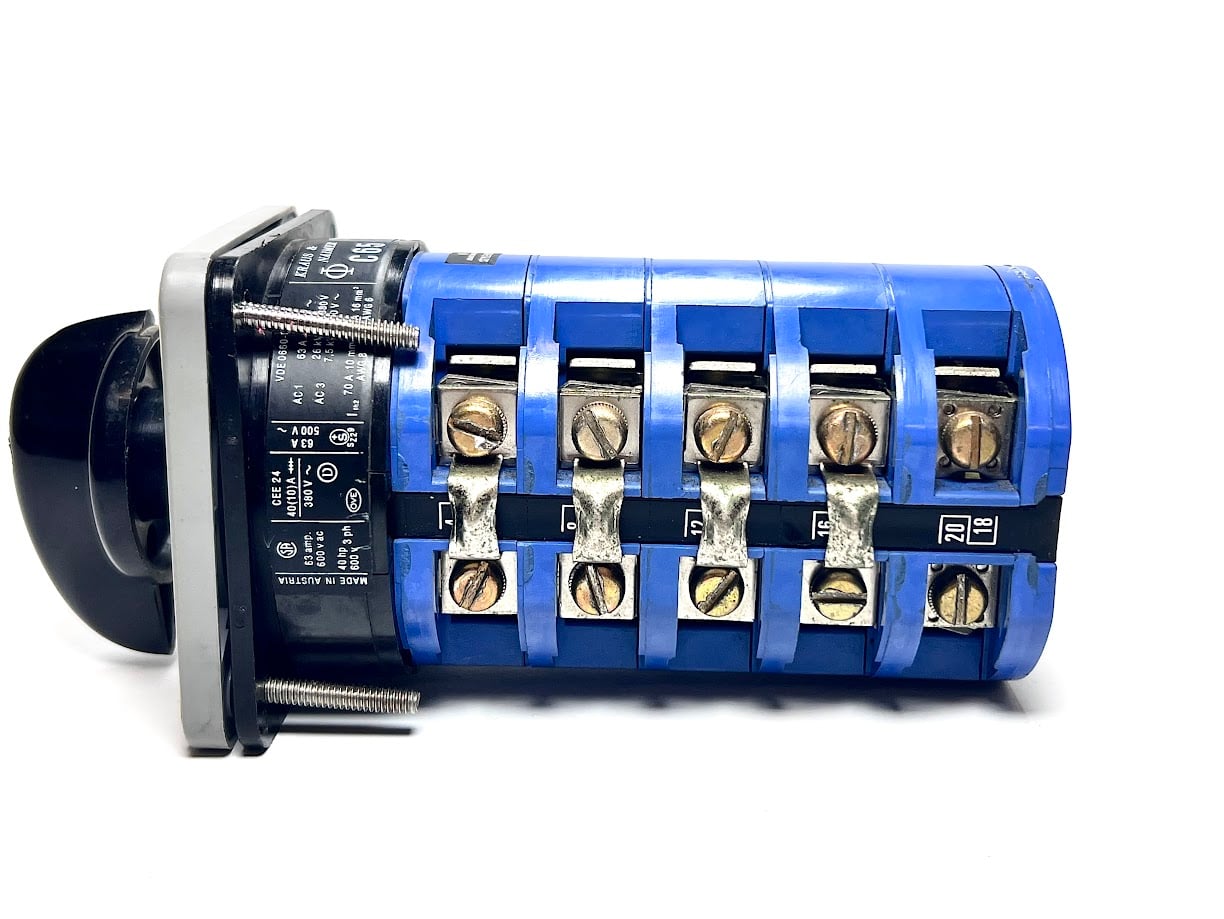 kraus-naimer-c65-off-shore-gen-rotary-switch-63a-40hp-brandon-y-20241022-124928-952119