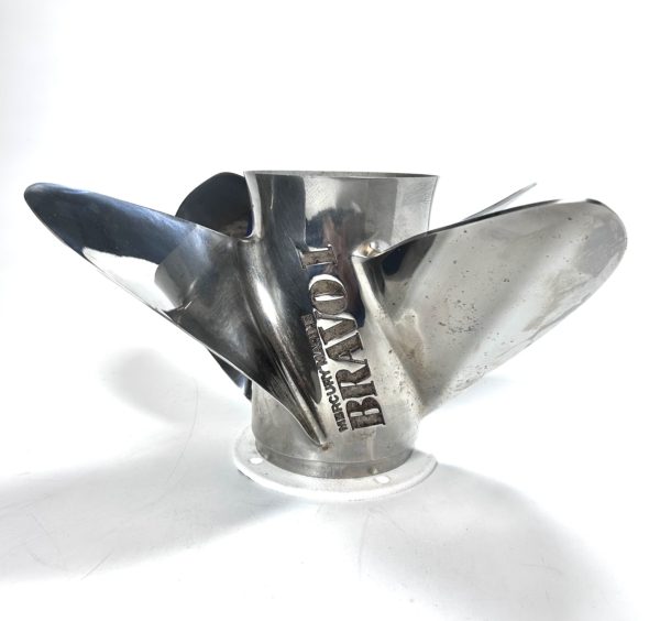 mercury-4-x-15-25-x-28-bravo-1-fs-pro-finish-propeller-48-8m0071094-lh-felix-ommo33069-20241028-125402-508644