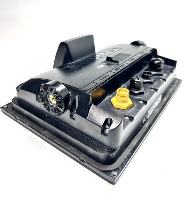 mercury-marine-8m6005240-vessel-view-903-display-felix-ommo33069-20241015-101222-133596