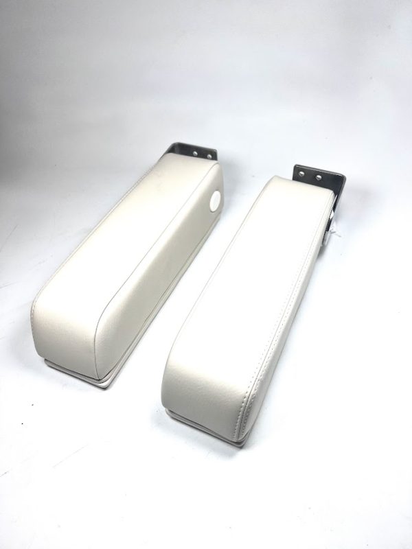 new-boston-whaler-320-dual-console-bow-armrests-port-stbd-side-oem-brandon-y-20241004-131744-682749