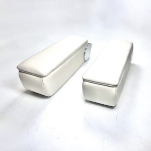 new-boston-whaler-320-dual-console-bow-armrests-port-stbd-side-oem-brandon-y-20241004-131759-291958