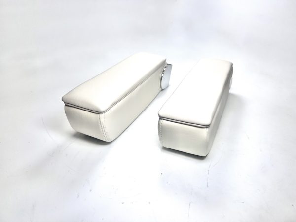 new-boston-whaler-320-dual-console-bow-armrests-port-stbd-side-oem-brandon-y-20241004-131759-291958