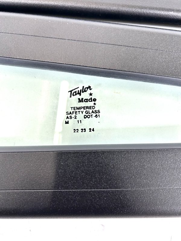searay-23-spx-taylor-made-tempered-glass-port-starboard-window-set-felix-ommo33069-20241003-143840-473856