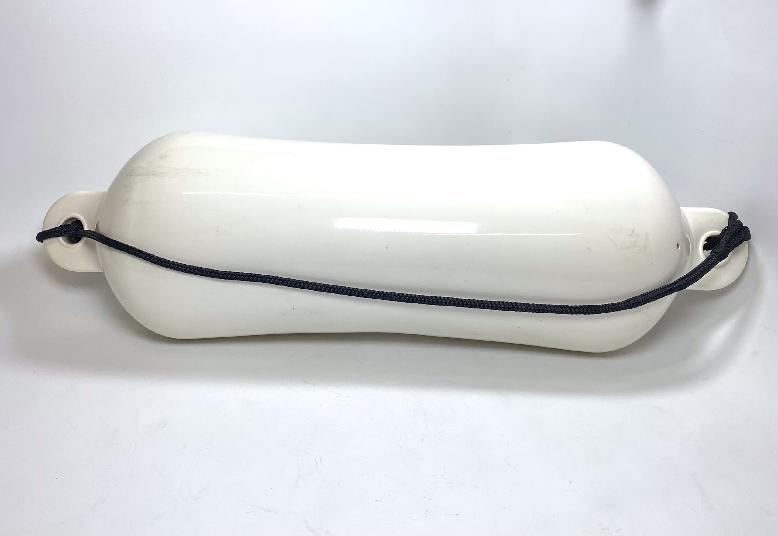 twin-eye-marine-white-inflatable-boat-fenders-with-line-26-x-8-2-pack-felix-ommo33069-20241018-143005-721764
