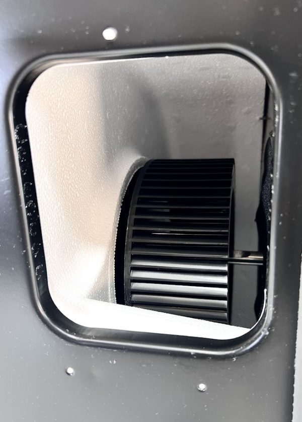coleman-mach-48203-9666-marine-a-c-unit-top-mount-13500-btu-textured-white-brandon-y-20241106-135943-288574
