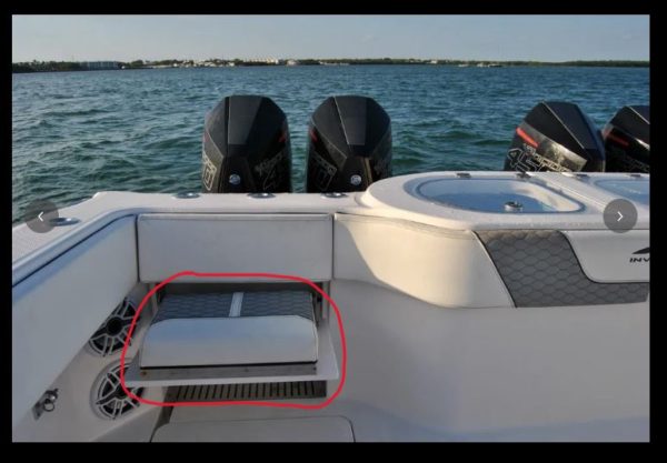 invincible-40-catamaran-aft-jump-seat-cushion-17-1-2in-x-13in-oem-brandon-y-20241101-122854-303375