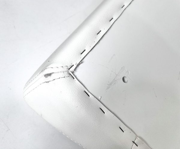 invincible-boats-catamaran-37-40-helm-leaning-post-plain-oem-brandon-y-20241104-083054-241259