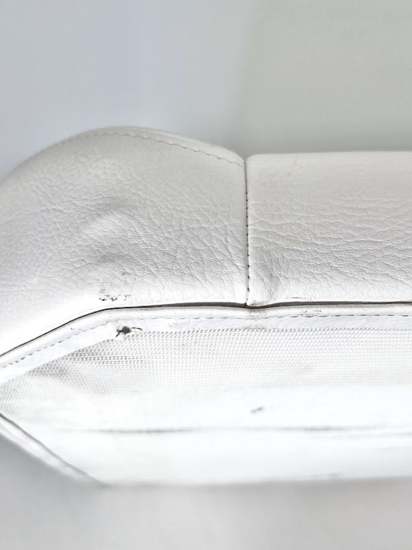 invincible-boats-cushion-59-1-2in-x-20-1-2in-with-ss-hinge-plain-damage-brandon-y-20241101-110725-542231