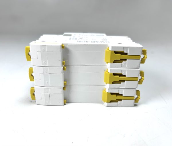 schneider-electric-ic60n-c25-1-pole-circuit-breaker-switch-230-400v-3-pack-felix-ommo33069-20241120-151636-563312