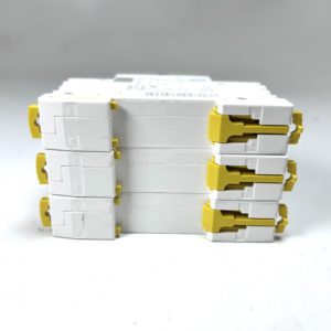 schneider-electric-ic60n-c25-1-pole-circuit-breaker-switch-230-400v-3-pack-felix-ommo33069-20241120-151636-563312