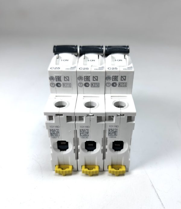 schneider-electric-ic60n-c25-1-pole-circuit-breaker-switch-230-400v-3-pack-felix-ommo33069-20241120-151700-369563