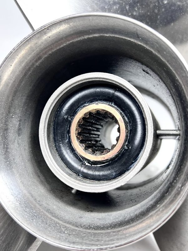 suzuki-3-x-14-x-16p-rh-ss-propeller-990c0-00610-16p-damaged-oem-brandon-y-20241105-144546-173356