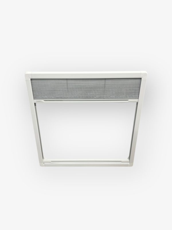 dometic-skyscreen-w-shade-boston-whaler-345-conquest-deck-screen-2014-new-brandon-y-20250226-092837-27093