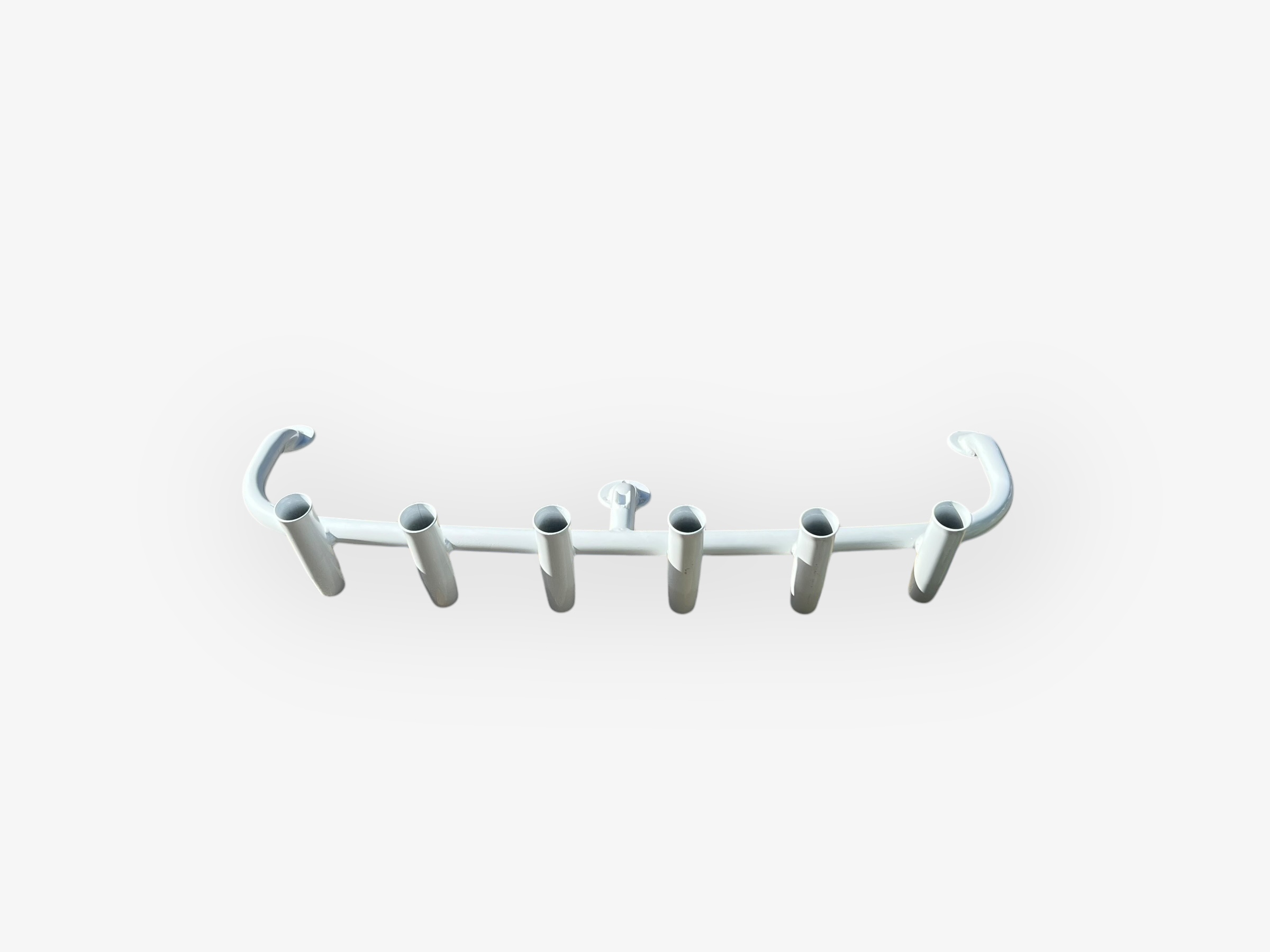 1-lewmar-2-rocket-launchers-1-propeller-1-boat-table-felix-ommo33069-20250528-170117-59101