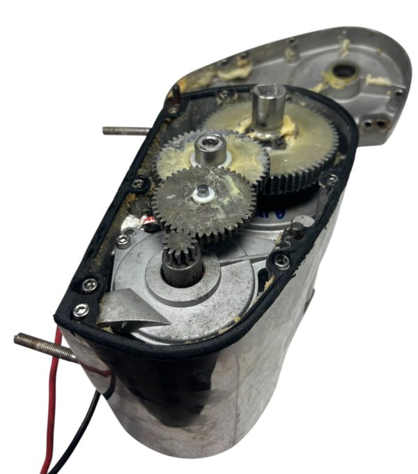 lewmar-700-pro-series-horizontal-windlass-12v-for-parts-brandon-y-20250610-145615-324925