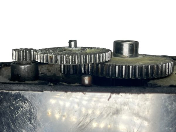 lewmar-700-pro-series-horizontal-windlass-12v-for-parts-brandon-y-20250610-145627-471825